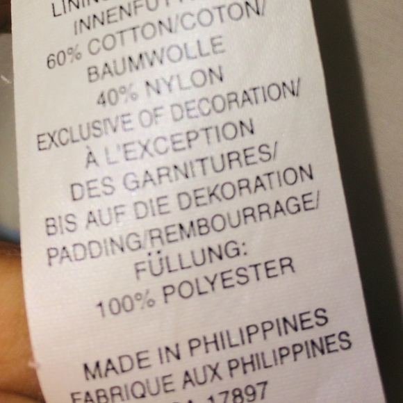 Girls size XL GAP 4 season vest.Great layering for extra warmth. - Picture 7 of 7